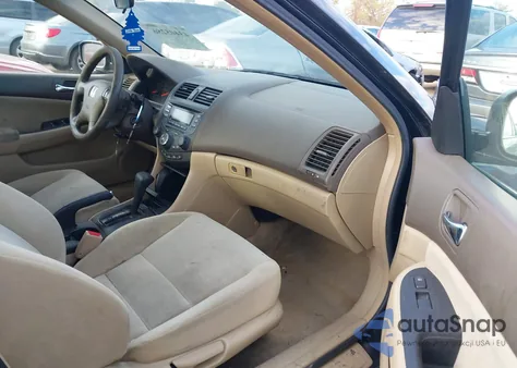 2004 Honda Accord 2.4 Lx z USA, uszkodzony, nr VIN 1HGCM56364A157209